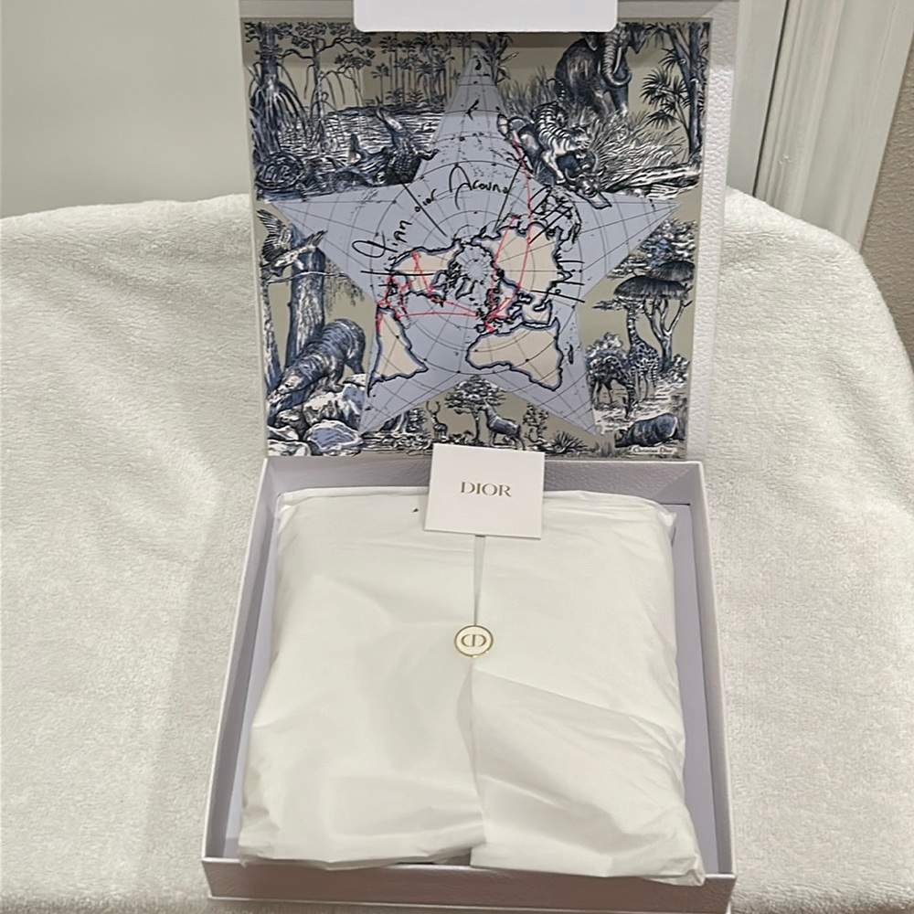 New Dior Exclusive Member - Around The World Puzzles